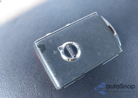 2022 Volvo S60 B5 R-Design z USA, uszkodzony, nr VIN 7JRL12TM2NG154522